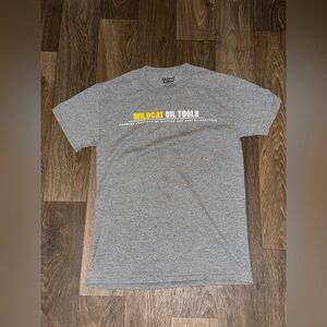 New Gildan Gray Wildcat Oil Tools Small Shirt